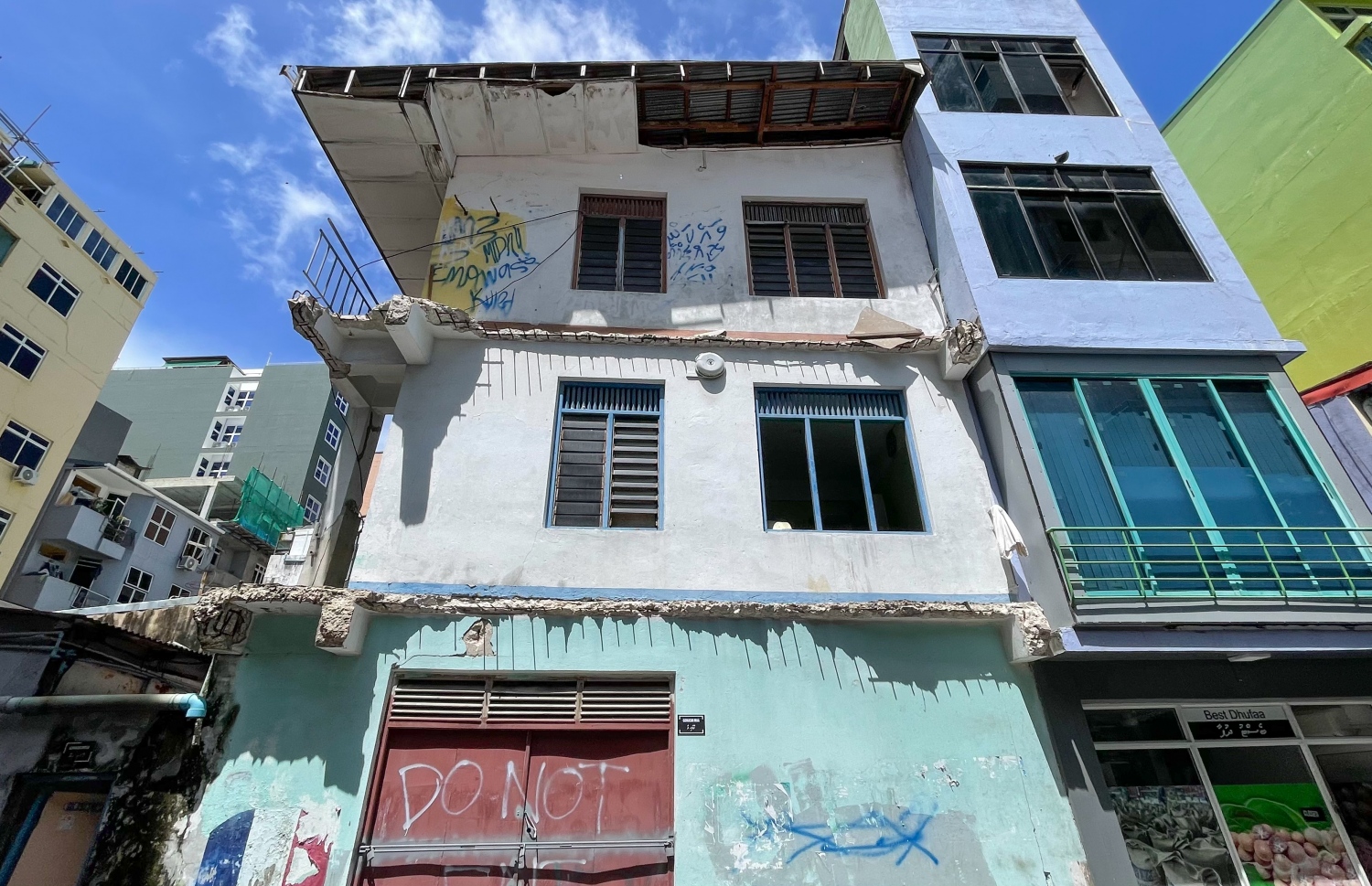 މއ. ގޮމަށިގެ: އެ ގޭގައި މީހުން ދިރިނޫޅޭތާ މިހާރު 9 ވަރަކަށް އަހަރު ވެދާނެ ކަމަށް އެ ހިސާބުގައި ދިރިއުޅޭ މީހުން ބުނޭ.-- ފޮޓޯ: ނިޝާން އަލީ / މިހާރު