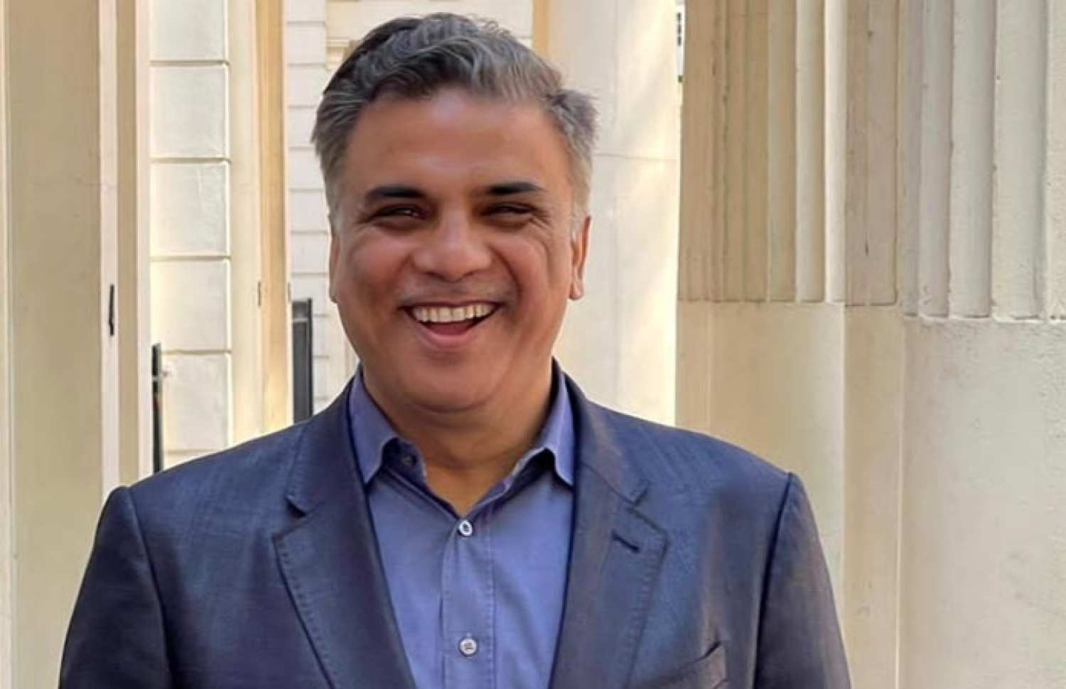 ޕާކިސްތާން ފުޓްބޯލް ލީގު ޔޫކޭ ހޯލްޑިންގްސް ގުރޫޕްގެ ޗެއާމަން ފަރްހާން ޖުނޭހޯ