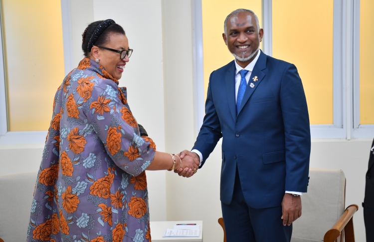 ސިޑްސްއަށް ދޭ އެހީތެރިކަން ފުޅާކުރުމަށް ބާރުއަޅުއްވައިފި