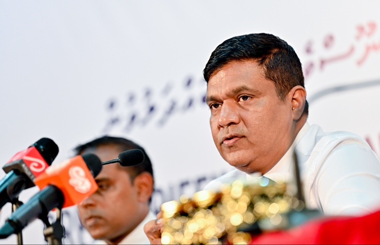 މާލެ ދިރިނޫޅެވޭ ވަރުކުރީ ކުރީ ސަރުކާރުތަކުން: އަމީން