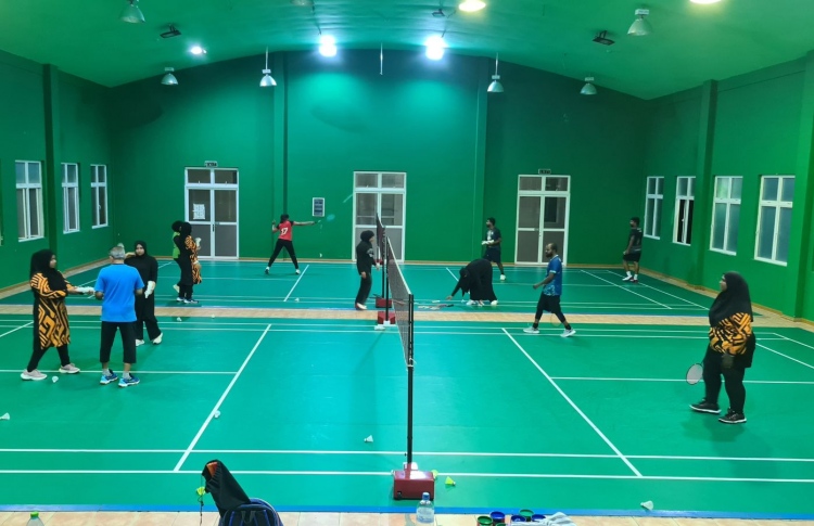 މައި ކޮލެޖުން ލ. ގަމުގައި ބެޑްމިންޓަން މުބާރާތެއް