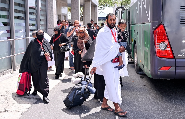 ހައްޖުވެރިންނަށް ޑެބިޓް ކާޑުގެ ލިމިޓު ބޮޑުކޮށްދީފި