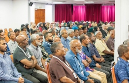 Participants who attended the meeting held Friday night. -- Photo: Ministry of Islamic Affairs