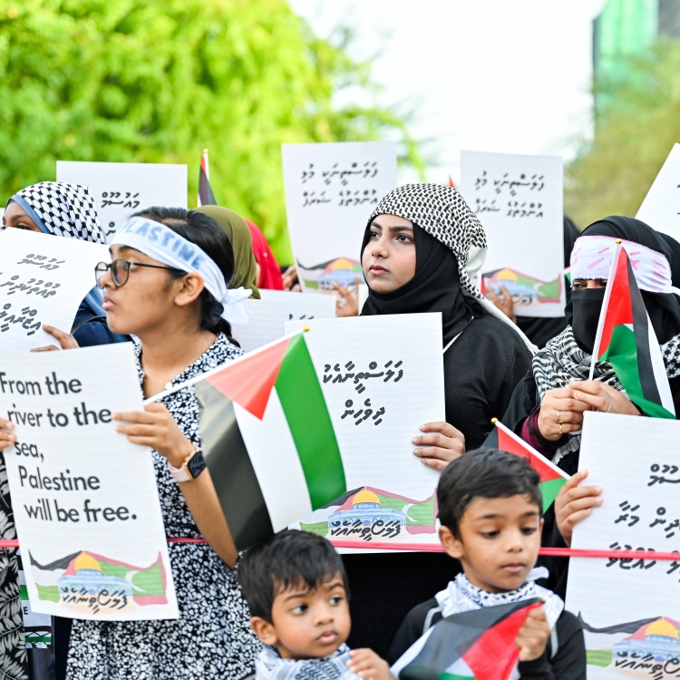 އިޒްރޭލުގެ މީހުން ރާއްޖެ އިން ފޭބުމަށް އަންގައިފި