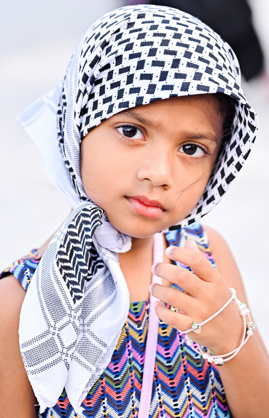 ހަމާސް ނައްތާލުމުގެ ނަމުގައި ޔަހޫދީން ފަލަސްތީނުގެ ޣައްޒާ އާއި ރަފަހް އަށް ދެމުންދާ ހަމަލާތަކާ ދެކޮޅަށް އަޑުއުފުލުމުގެ ގޮތުން އިއްޔެ މާލޭގައި އާޓިފިފަޝަލް ބީޗް ސަރަހައްދުގައި ބޭއްވި ކުޑަކުއްޖަކު ބައިވެރިވަނީ.-- ފޮޓޯ: ނިޝާން އަލީ | މިހާރު