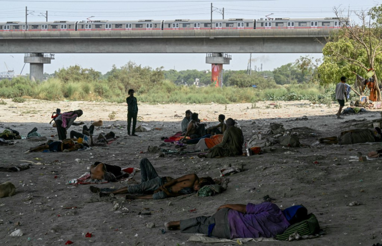 އިންޑިއާއަށް އާދަޔާ ހިލާފަށް ހޫނުވާނެ ކަމުގެ އިންޒާރެއް