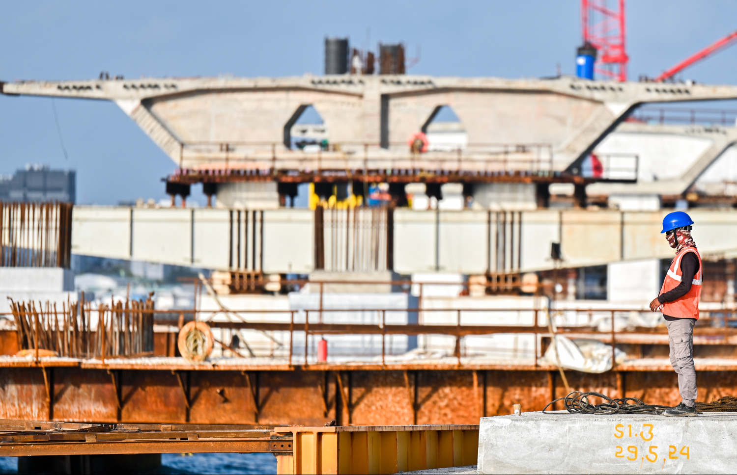 ތިލަމާލެ ބްރިޖްގެ ސެގްމެންޓެއް. ފޮޓޯ: ފަޔާޒް މޫސާ/މިހާރު