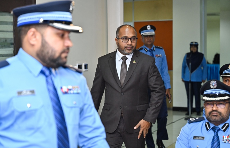 އިހުސާންގެ ސެކިއުރިޓީއާ ސިފައިން ހަވާލުވެއްޖެ