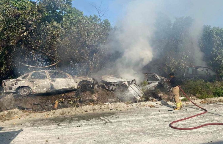 ބާ ކާރުތަކެއްގައި ރޯވެ،ހިތަދޫގައި އަލިފާނުގެ ހާދިސާއެއް