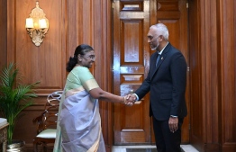 Presidents of India and Maldives greet each other.-- Photo: President's Office