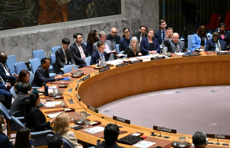 ހަމާސް އާއި އިޒްރޭލު ސުލްހަކުރުން ގަތަރުން ހުއްޓާލައިފި