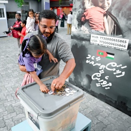 Donations being made during "Palestine aa eku Dhivehin," telethon, organized by state media, Public Service Media (PSM) -- Photo: Nishan Ali