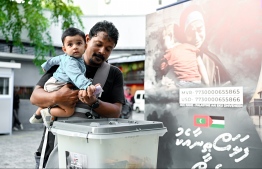 Donations being made during "Palestine aa eku Dhivehin," telethon, organized by state media, Public Service Media (PSM) -- Photo: Nishan Ali