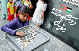 Donations being made during "Palestine aa eku Dhivehin," telethon, organized by state media, Public Service Media (PSM) -- Photo: Nishan Ali