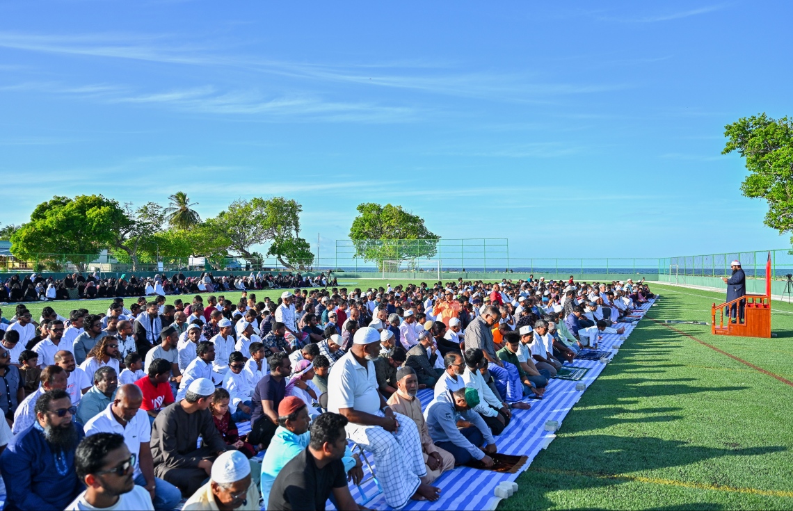 PHOTO GALLERY: Kendhoogai bodu jamaa athugai kuri al-ha eid namaadhu ...