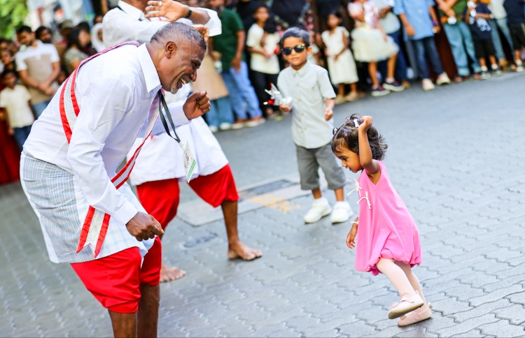 ހުކުރު ދުވަހު ހަވީރު މާލޭގައި ވެހިކަލް ދުއްވުން މަނާ