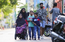 Residents on the streets of Male' City yesterday during the vehicle ban issued from 16:00 hrs to 18:00 hrs on occasion of Eid-al-Adha. -- Photo: Mihaaru News