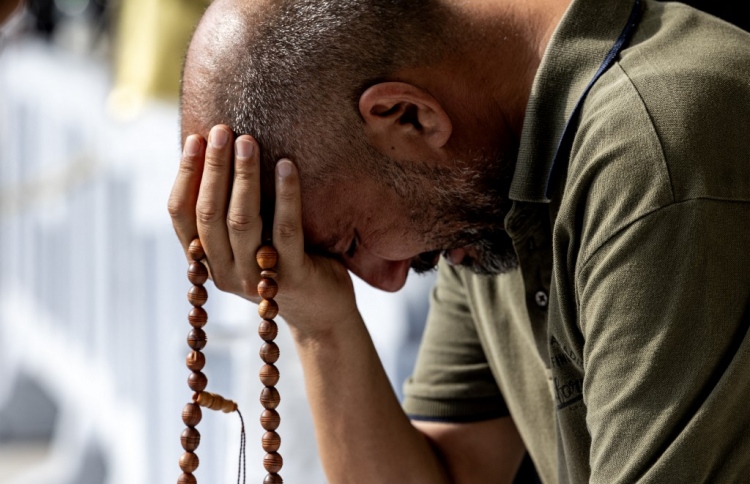 ހައްޖުގެ އަޅުކަމުގެ ތެރޭ 900 އަށް ވުރެ ގިނަ މަރު