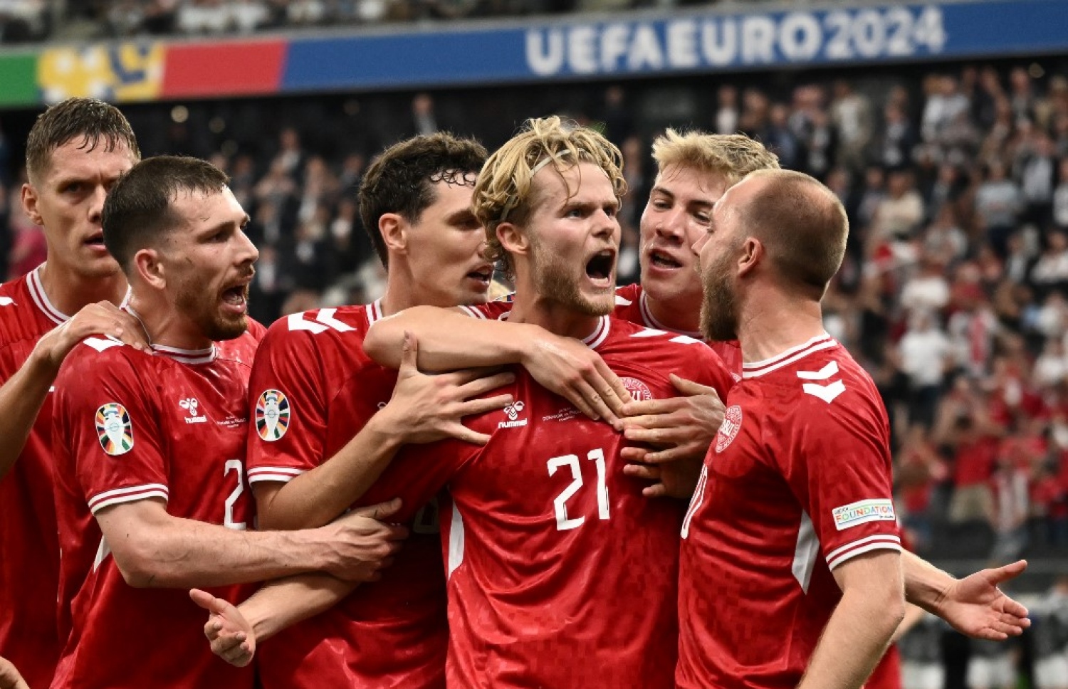 ޑެންމާކުން އެއްވަރު ކުރި ގޯލު ޖެހުމަށް ފަހު އުފާފާޅު ކުރަނީ.-- ފޮޓޯ: އޭއެފްޕީ