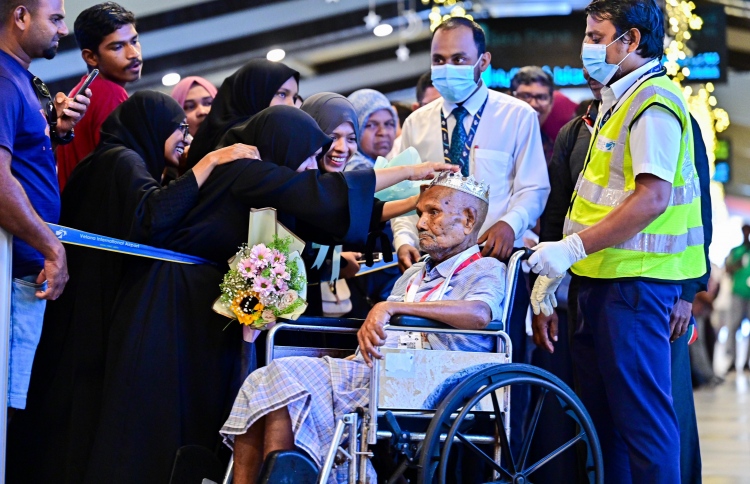 ހައްޖުވެރިން ރާއްޖެ އަންނަން ފަށައިފި