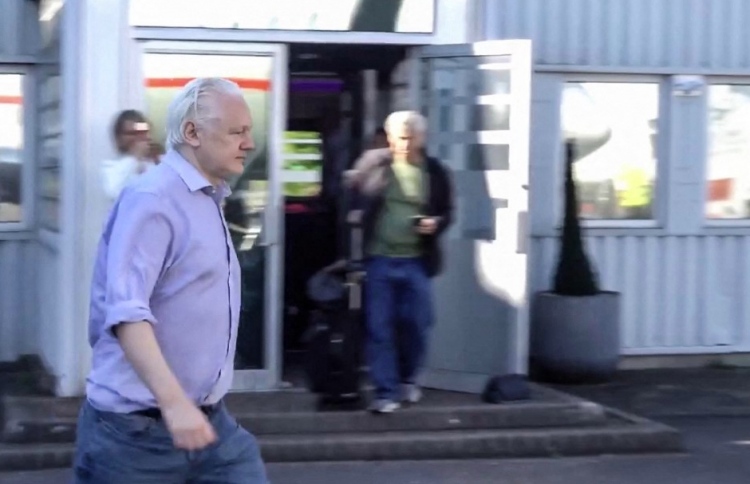 އަސާންޖް މިނިވަންވެއްޖެ، އެމެރިކާއާ އެކު ހެދީ ޑީލެއް!