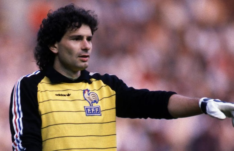 ޔޫރޯގައި ފްރާންސްގެ ކީޕަރު ކުއްލިއަކަށް ގެއްލުން