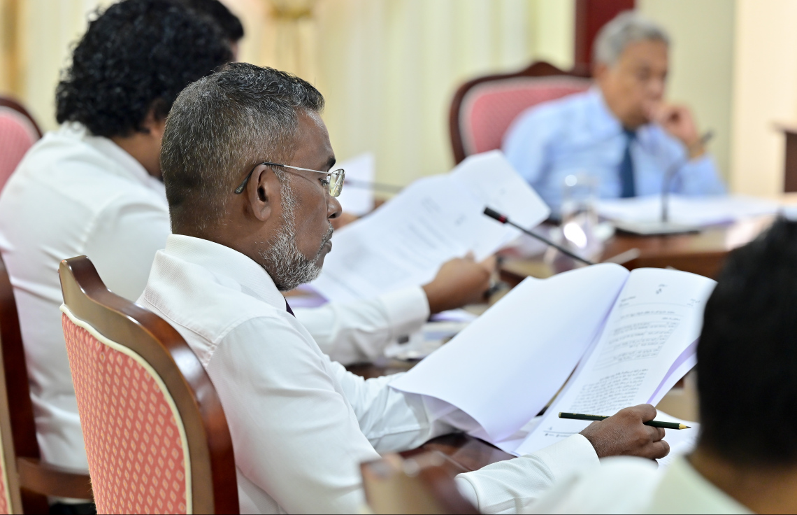 މާލިއްޔަތު ކޮމިޓީގެ މެންބަރު -- ފޮޓޯ: ފަޔާޒް މޫސާ / މިހާރު