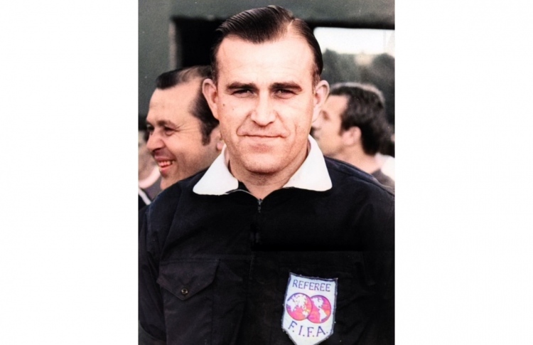 ގައުމުގެ ދިދަ ހަރުނުކުރަނީސް ރެފްރީ މެޗު ނުފެށި