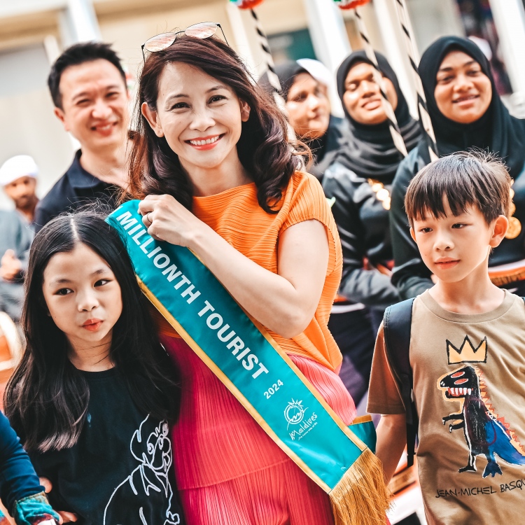 ޗައިނާ ޓޫރިސްޓުންގެ އަދަދު ދެ ލައްކަ ހުރަސްކޮށްފި