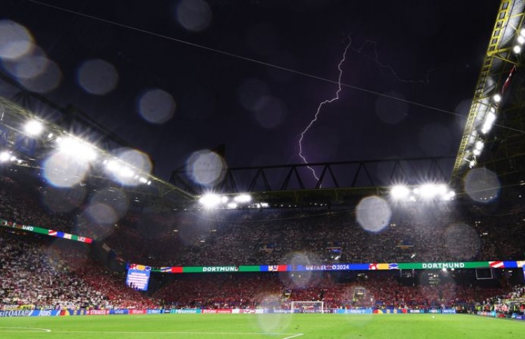 ކޮޅިގަނޑަކާ ހެދި ޖަރުމަން މެޗު މެދުކަނޑާލައިފި