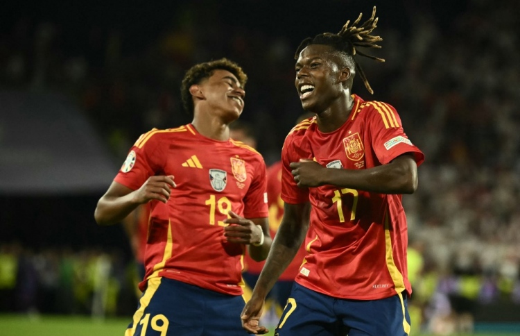 އުންމީދީ ޖޯޖިއާގެ ހިތް ސްޕެއިން އިން ކުދިކުދިކޮށްލައިފި