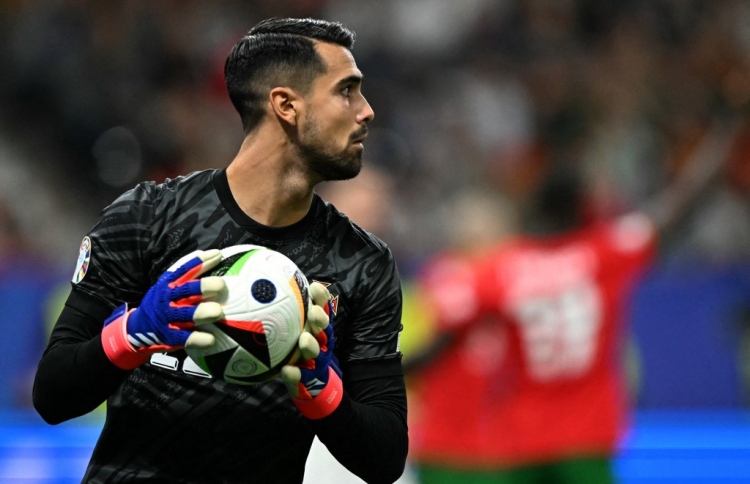 ކީޕަރު ޑިއޭގޯ ކޮސްޓާ، ޕޯޗުގަލް ގޮވައިގެން ކުއާޓާ