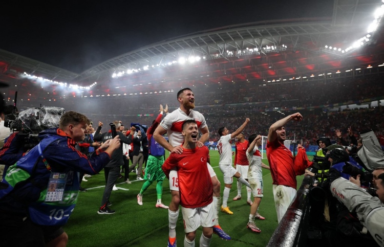 އޮސްޓްރިއާ އަށް ފުރުސަތެއް ނުދީ ތުރުކީ ކުއާޓާ އަށް