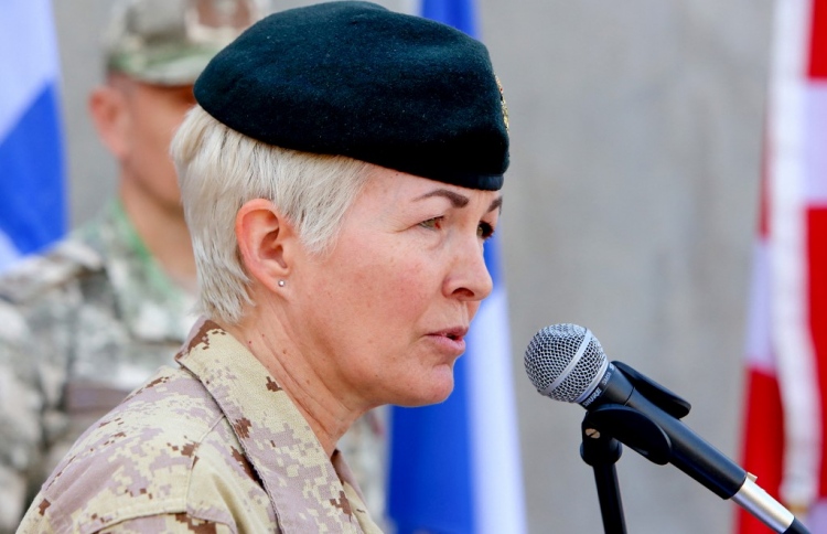 ކެނެޑާ ސިފައިންގެ ވެރިޔަކަށް އަންހެނެއް