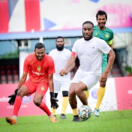 From Monday's friendly match with PSG legend Jay-Jay Okocha, organized by Ooredoo.-- Photo: Nishan Ali / Mihaaru