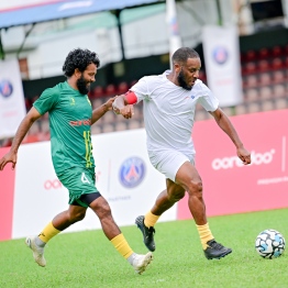 From Monday's friendly match with PSG legend Jay-Jay Okocha, organized by Ooredoo.-- Photo: Nishan Ali / Mihaaru