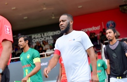 From Monday's friendly match with PSG legend Jay-Jay Okocha, organized by Ooredoo.-- Photo: Nishan Ali / Mihaaru