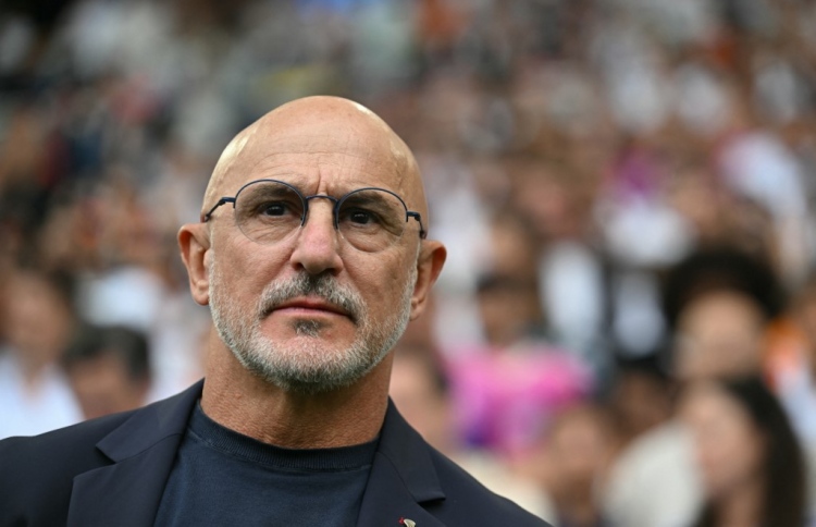 ފޫހިކޮށް ކުޅެގެންވެސް ފްރާންސް އެބަ މޮޅުވޭ: ސްޕެއިން