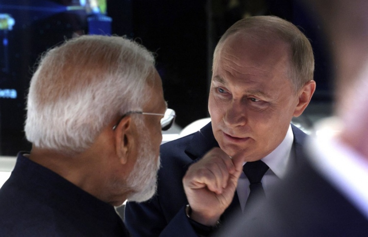 ޕުޓިންއަށް މޯދީ ދެންނެވީ ހަނގުރާމައަކީ ހައްލެއް ނޫނޭ