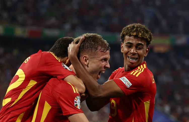 ފްރާންސްގެ ހާ ކަތިލުމަށް ފަހު ސްޕެއިން ފައިނަލަށް