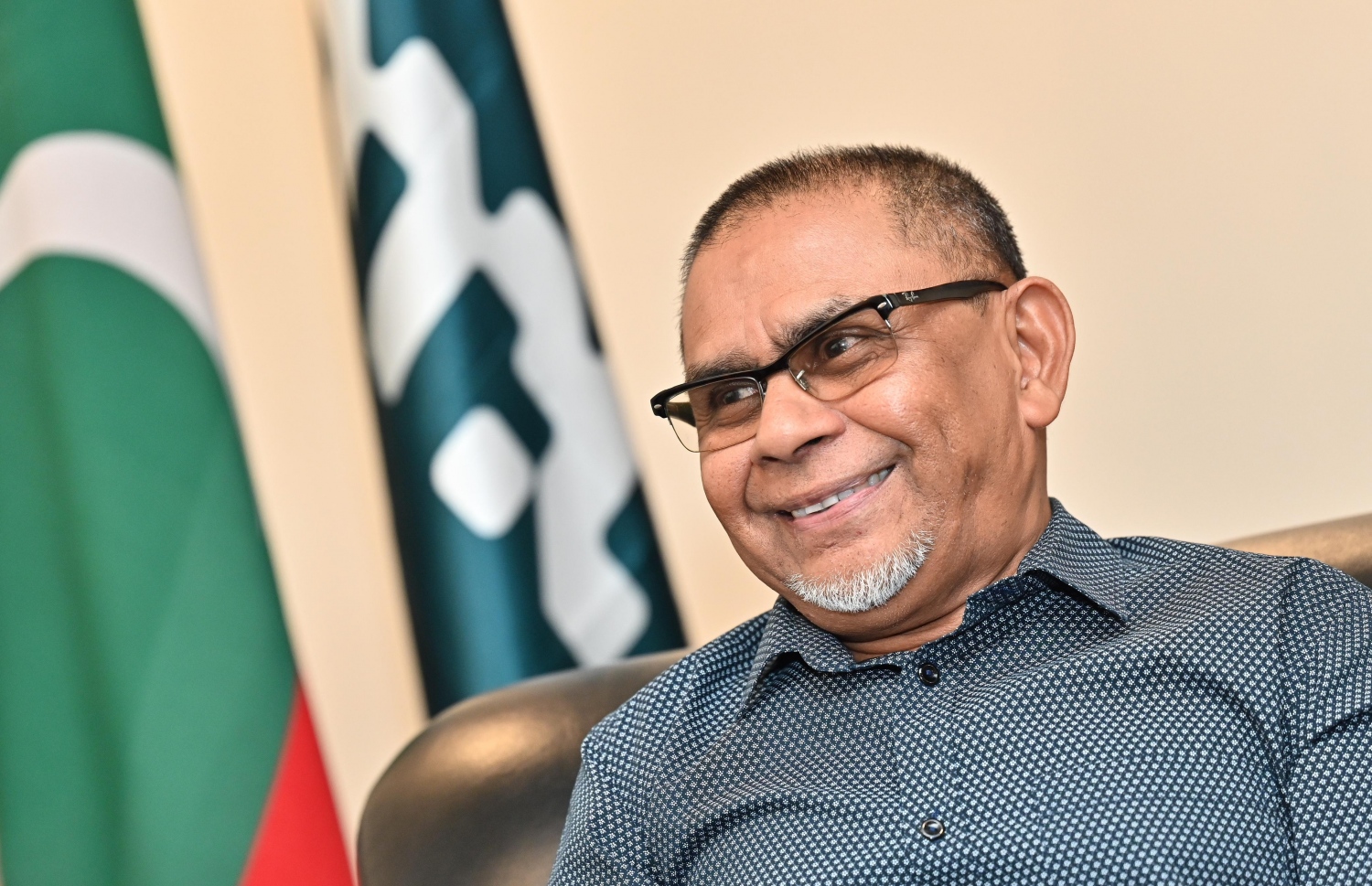 އެމްޕީއެލްގެ ސީއީއޯ ވަޖީހު މިދިޔަ ހޯމަ ދުވަހު "މިހާރު" އާ ވާހަކަ ދައްކަވަނީ.---ފޮޓޯ: ނިޝާން އަލީ| މިހާރު