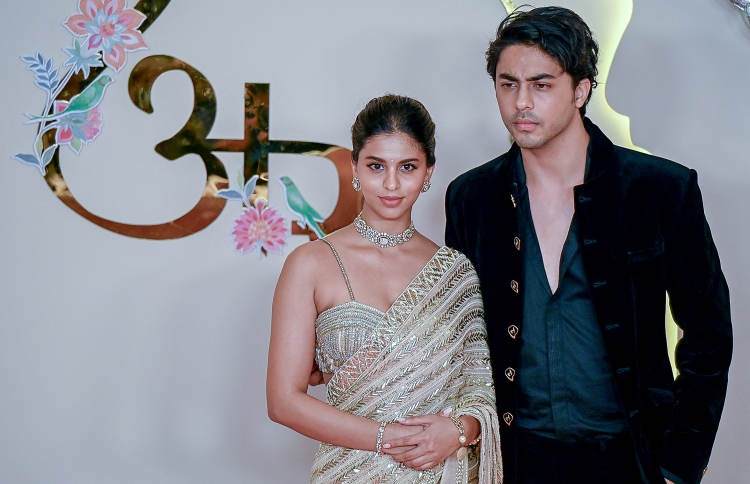 އަރްޔަން ބޮލީވުޑަށް ތައާރަފުކުރަން ހުށަހެޅުންތައް