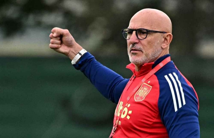 ސްޕެއިން އަބަދު މޮޅުވާނެކަމަށް ބަލައިގެން ނުވާނެ: ކޯޗު