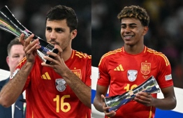 ޒުވާން ކުޅުންތެރިޔާ ޔަމާލް (ކ) އާއި އެންމެ މޮޅު ކުޅުންތެރިޔާ ރޮޑްރީ.-- ފޮޓޯ: އޭއެފްޕީ