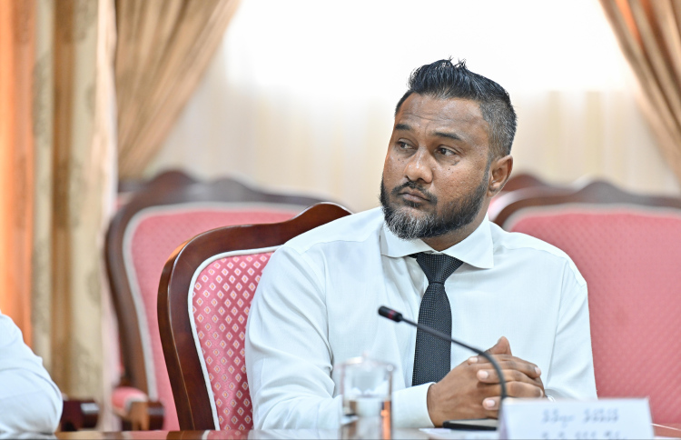 މެމްބަރު ސިނާންގެ ގޮނޑީގެ މައްސަލަ ކޯޓުން ބަލައިގެންފި