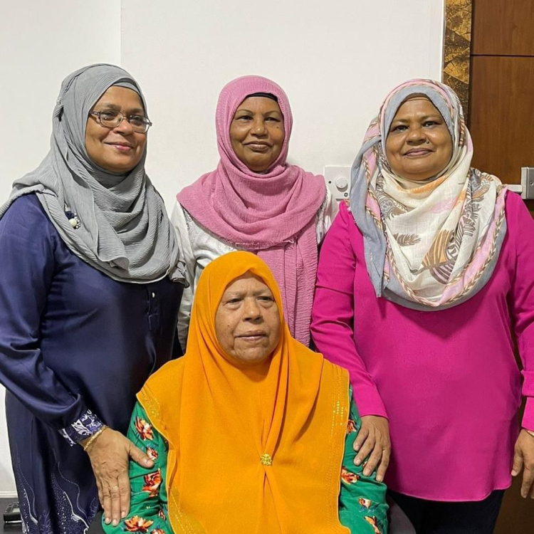 ކުރީގެ ރައީސް އިބޫގެ މަންމާފުޅު އަވަހާރަވެއްޖެ