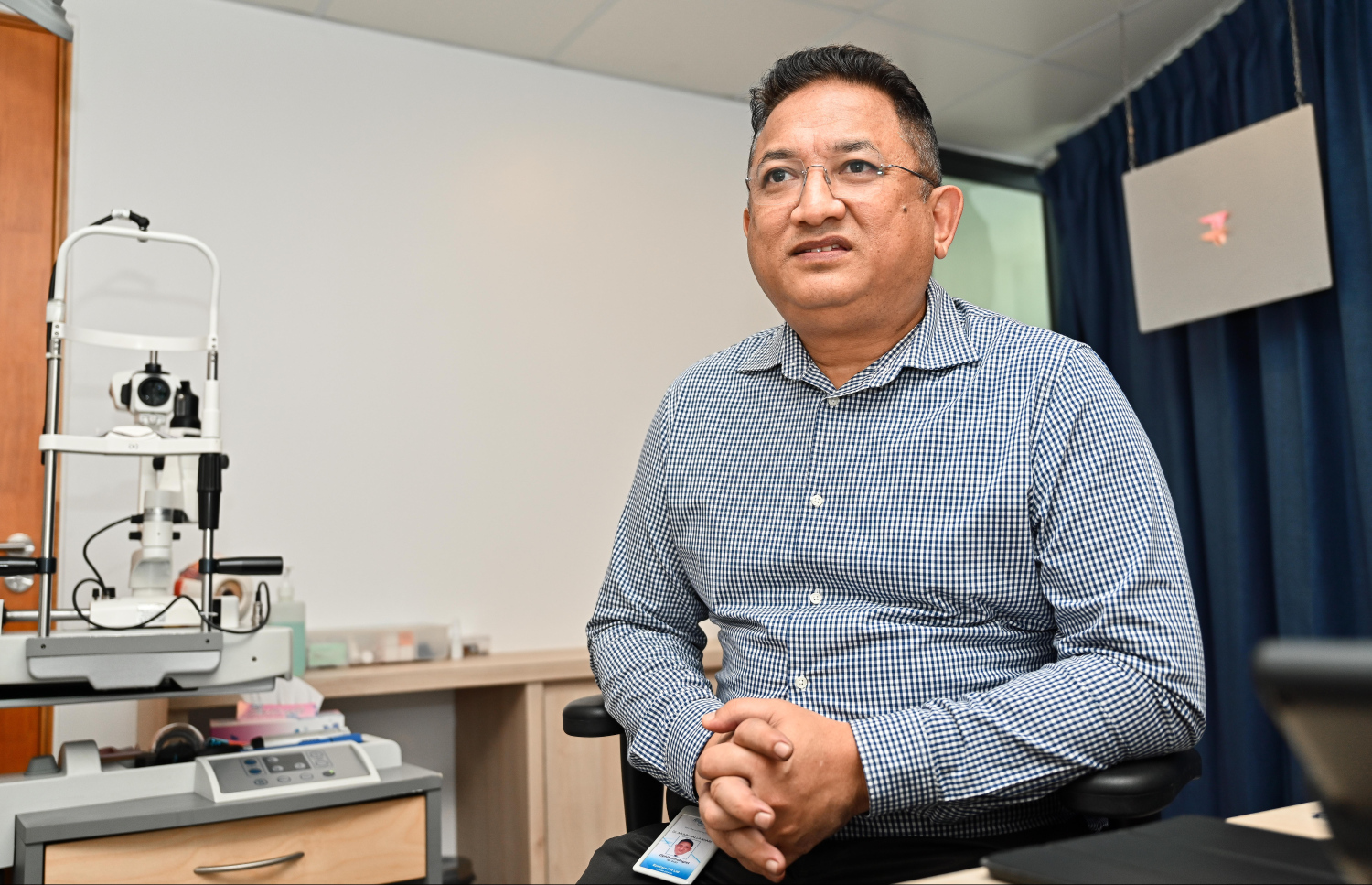 އައިކެއާގެ ޑޮކްޓަރު ވާހަކަ ދައްކަވަނީ. -- ފޮޓޯ: ފަޔާޒް މޫސާ | މިހާރު