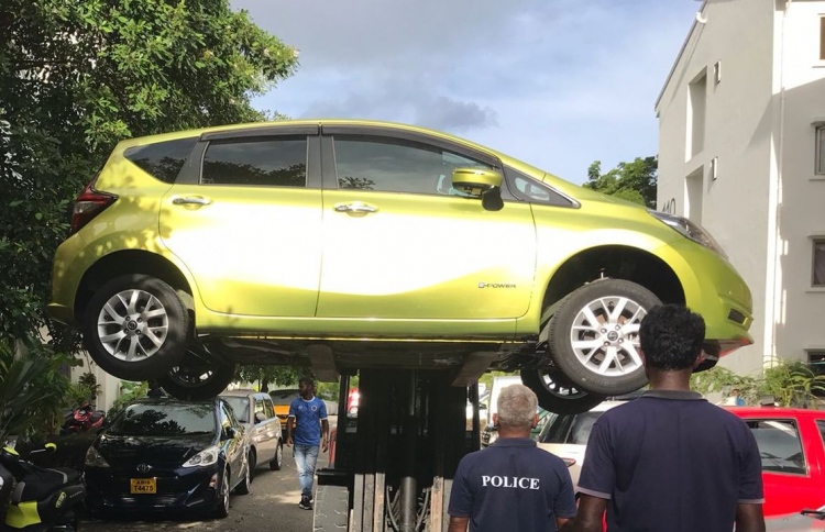 ރަޖިސްޓްރީނުކޮށް މަގުމަތީގައި ހުންނަ ވެހިކަލްތައް ނަގަނީ