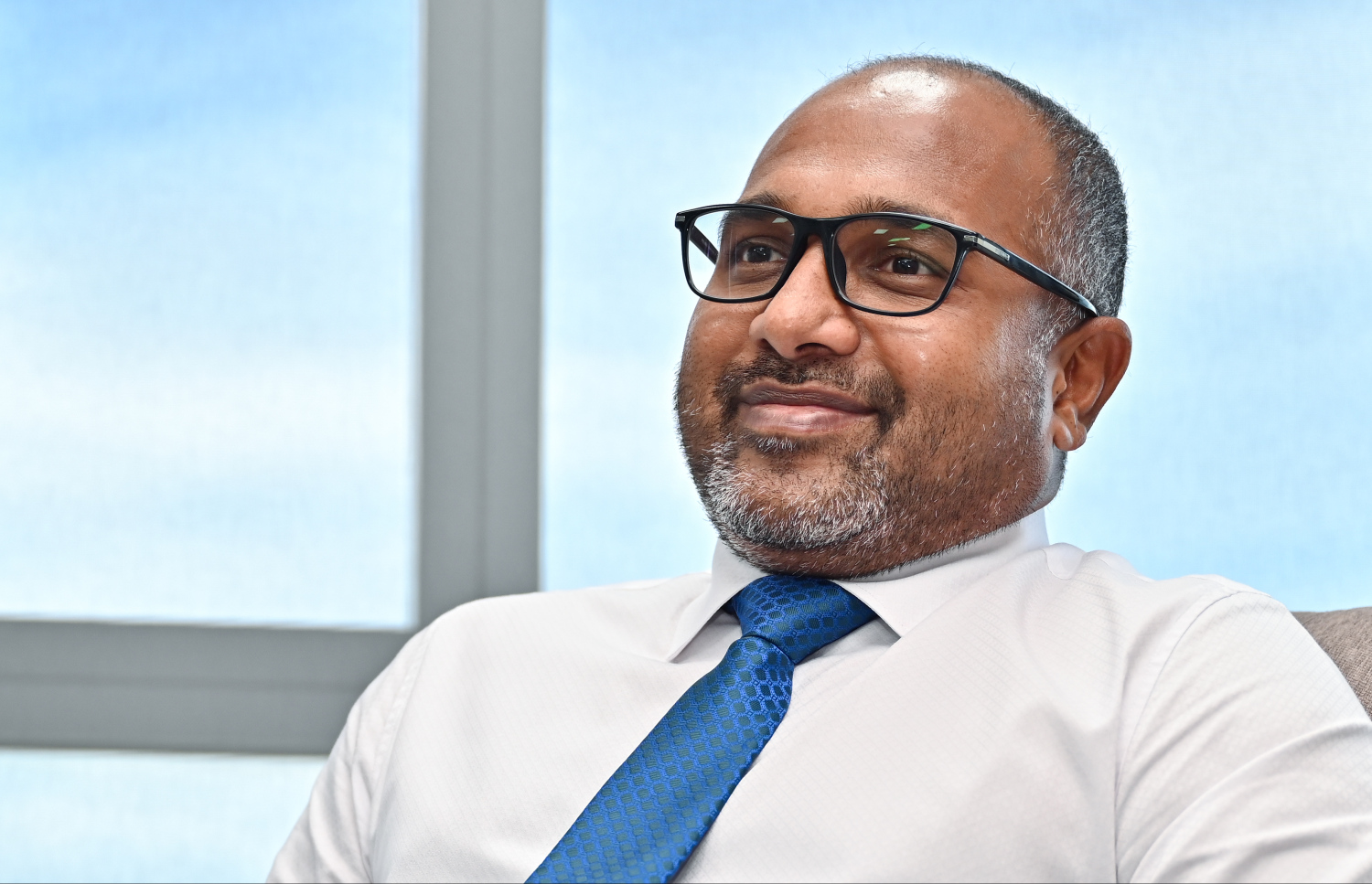 ހޯމްލޭންޑު ސެކިއުރިޓީ މިނިސްޓަރު އިހުސާން، މިދިޔަ ހަފުތާގައި "މިހާރު" އަށް އިންޓަވިއު ދެއްވަނީ.-- ފޮޓޯ: ފަޔާޒު މޫސާ/ މިހާރު