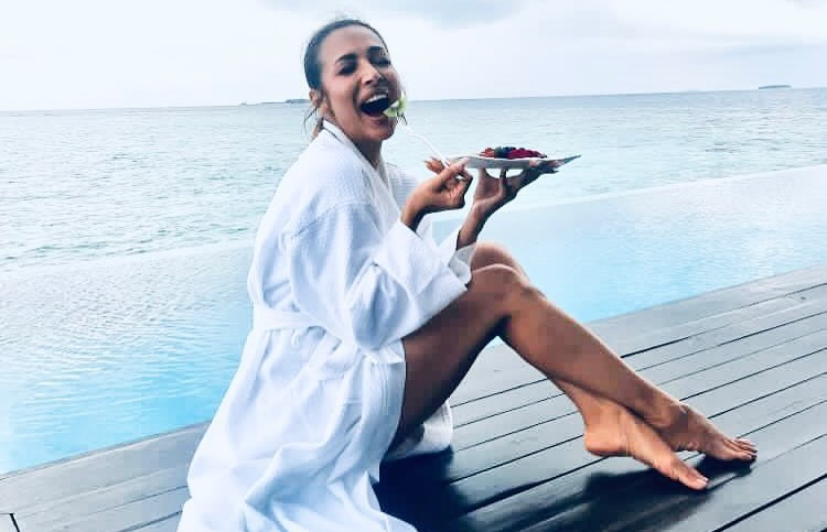 މަލައިކާ ރާއްޖެ އަތުވެއްޖެ، ރިސޯޓުން ހޫނު މަރުހަބާއެއް